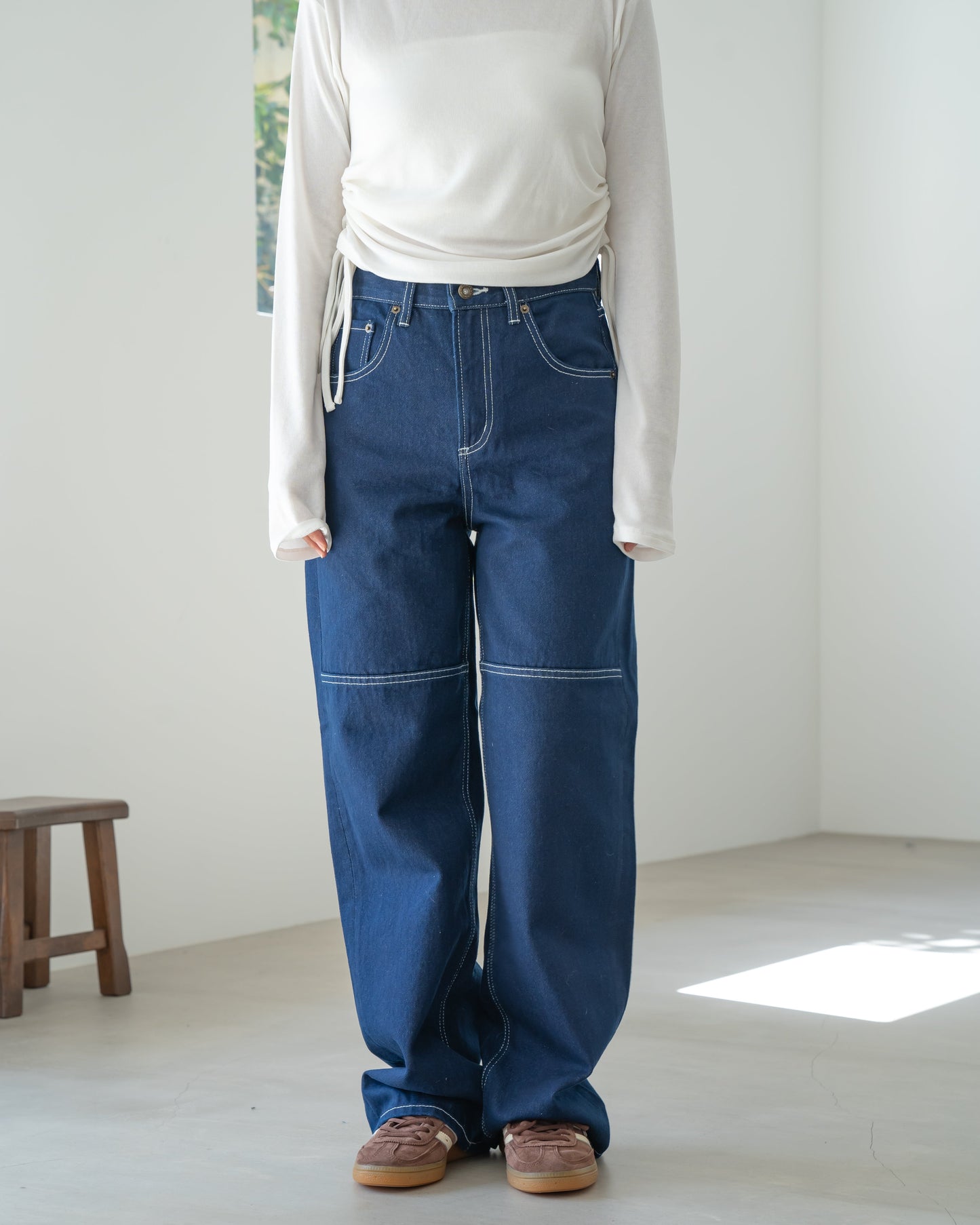 HIGH-RISE WIDE DENIM