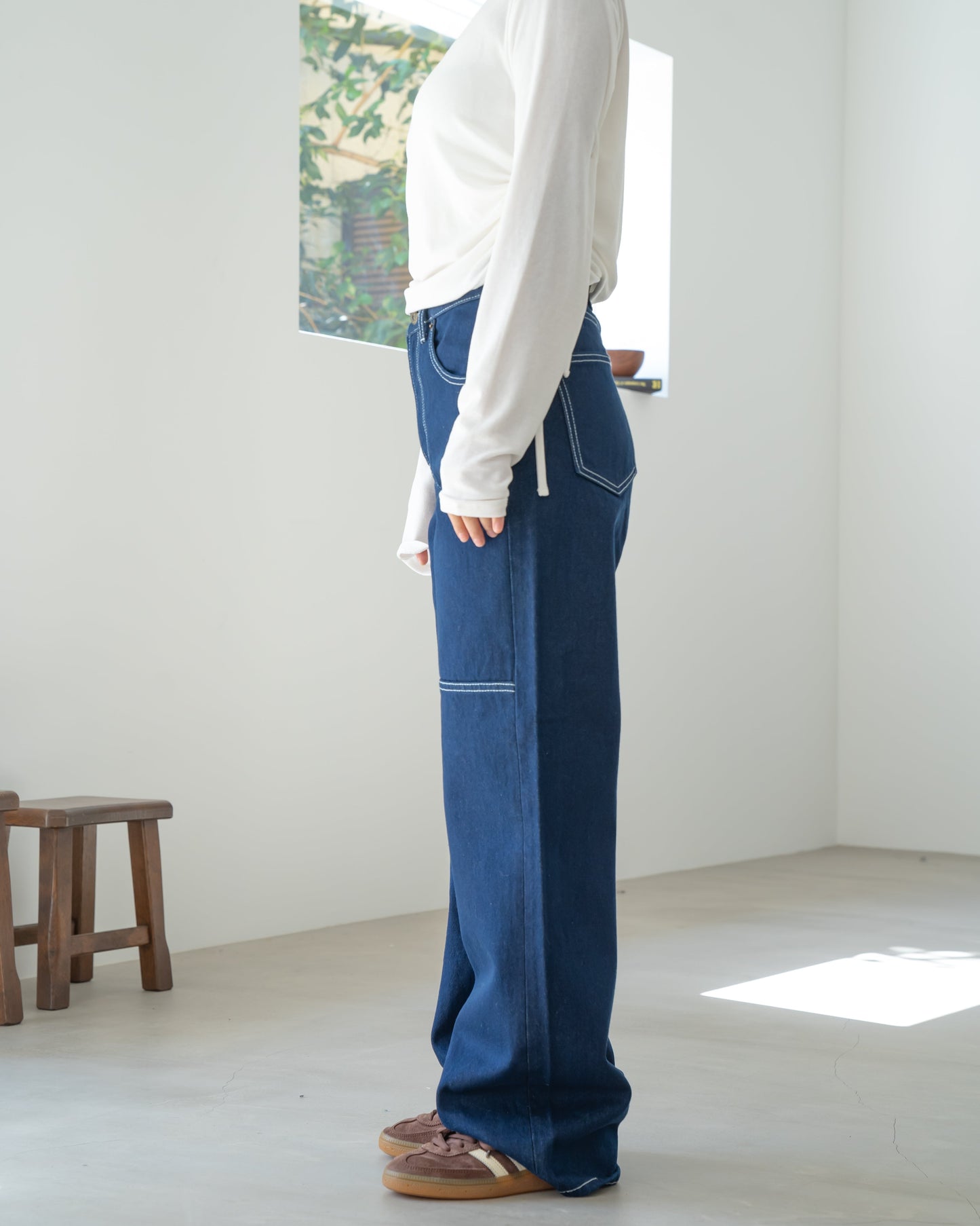 HIGH-RISE WIDE DENIM