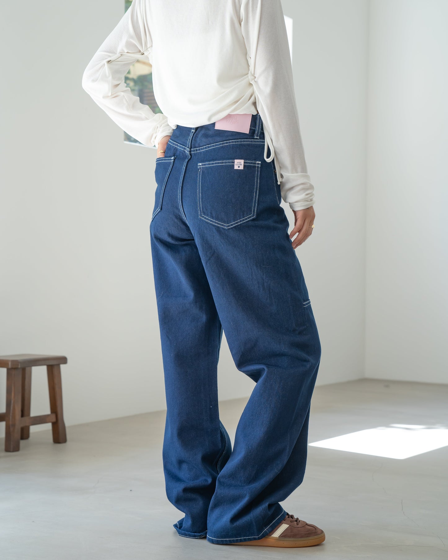 HIGH-RISE WIDE DENIM