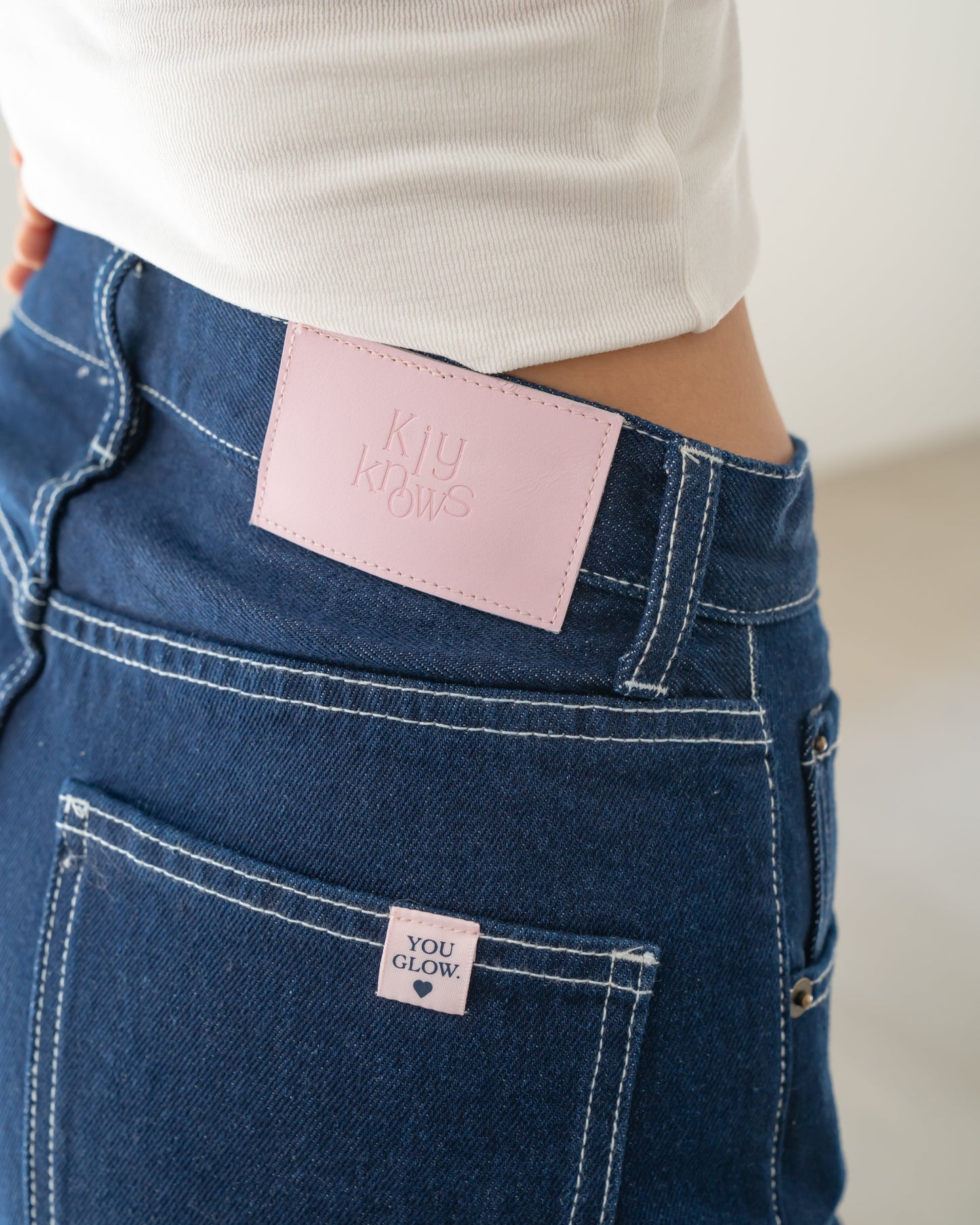 HIGH-RISE WIDE DENIM