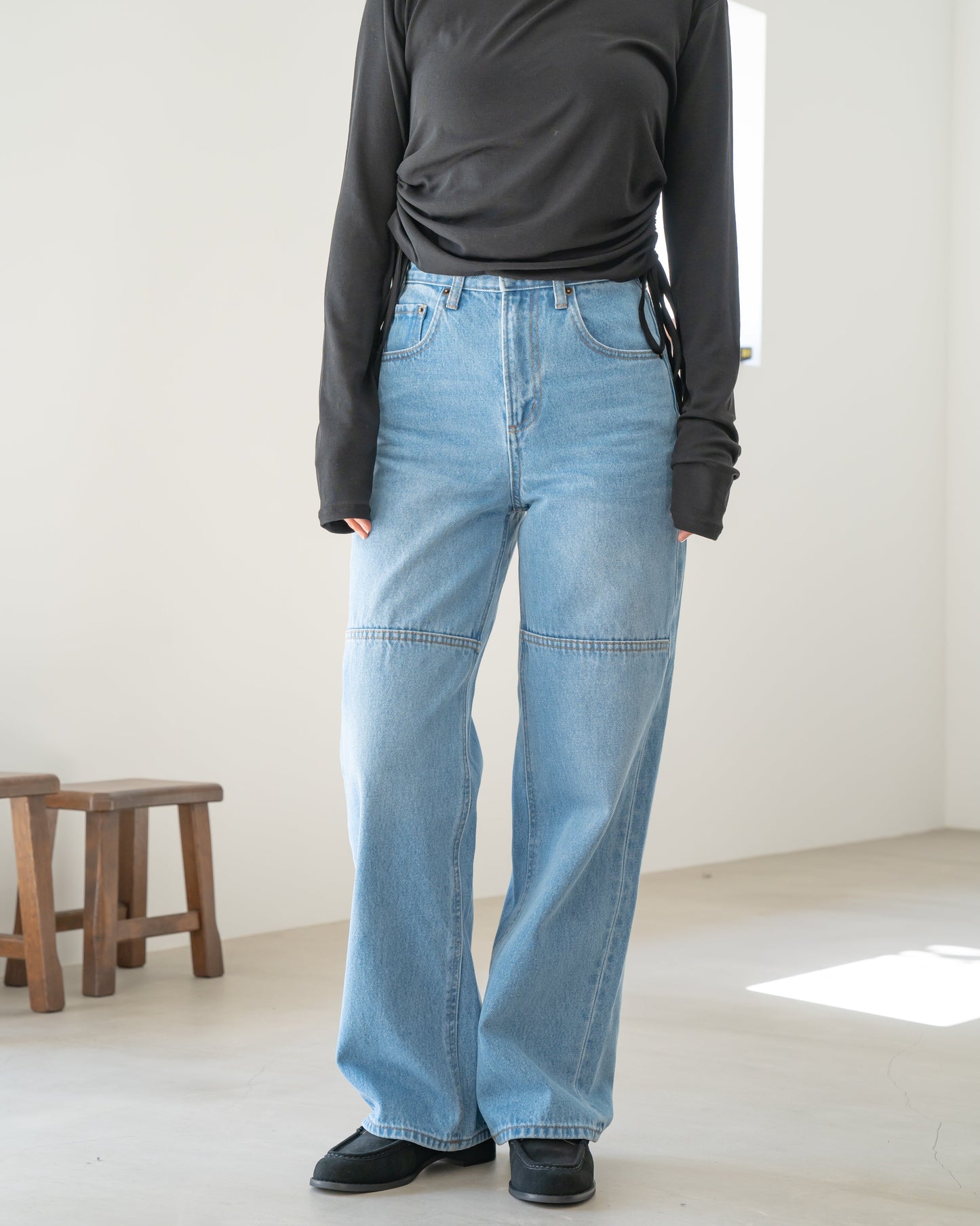 HIGH-RISE WIDE DENIM