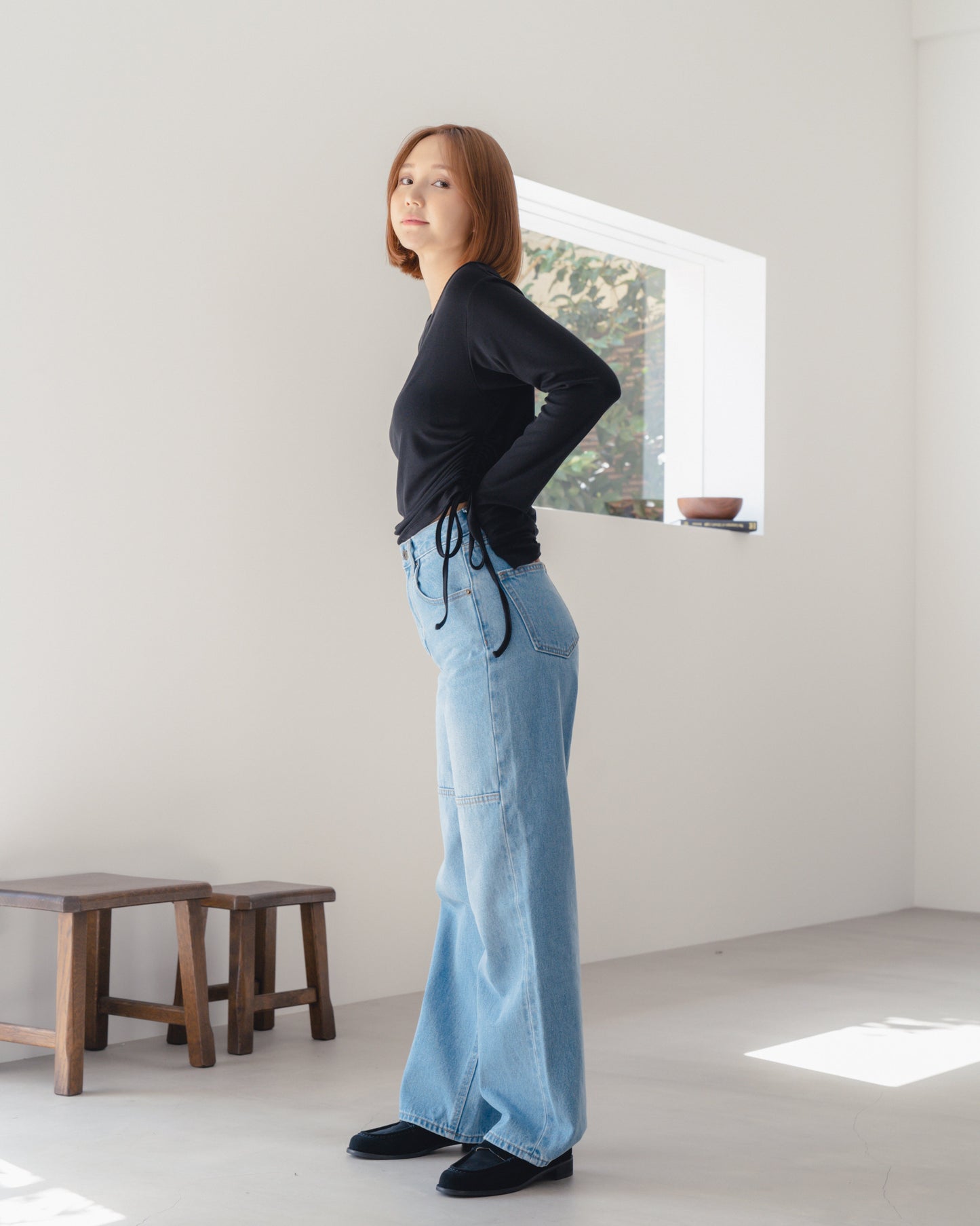 HIGH-RISE WIDE DENIM