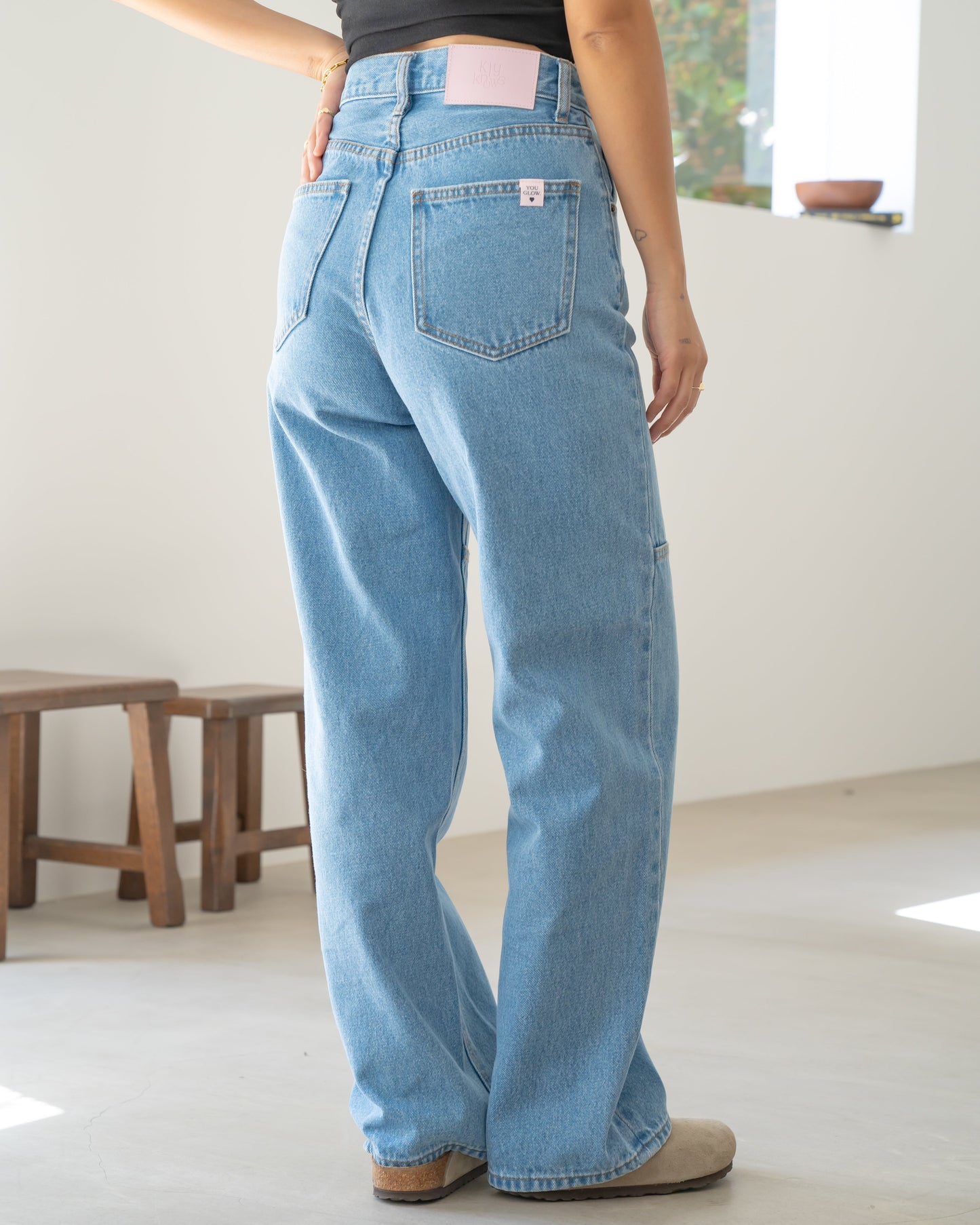 HIGH-RISE WIDE DENIM